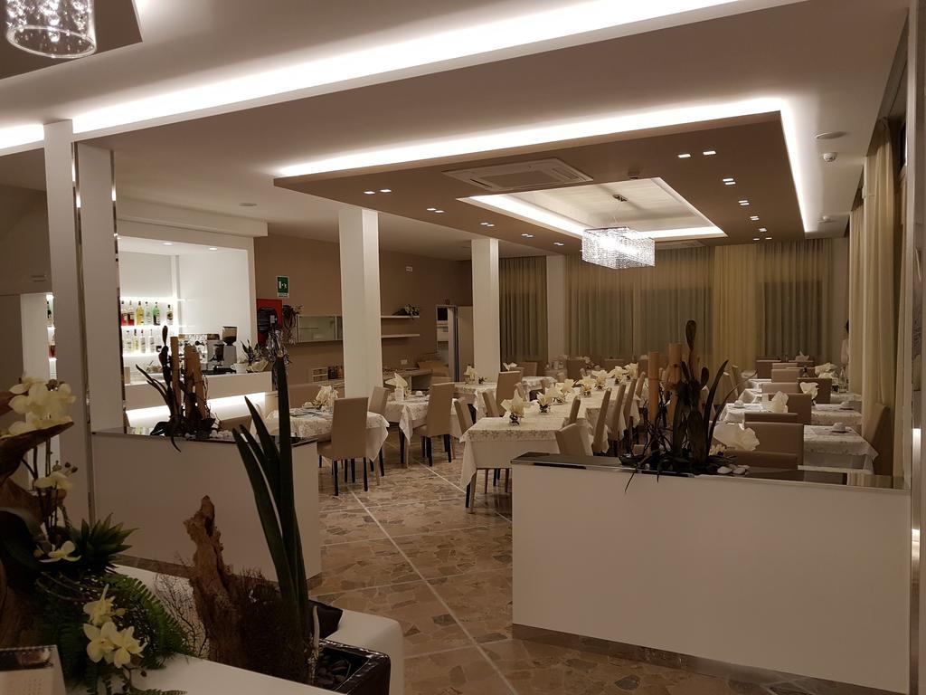 Hotel Solemare Cesenatico Exterior photo